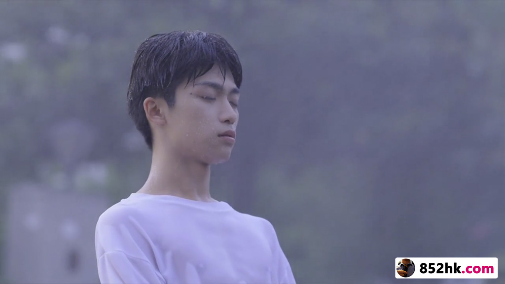 梓渝 Zi Yu is wet